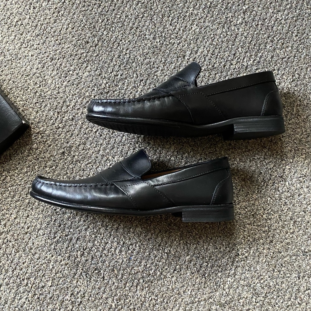Men’s black dress shoes